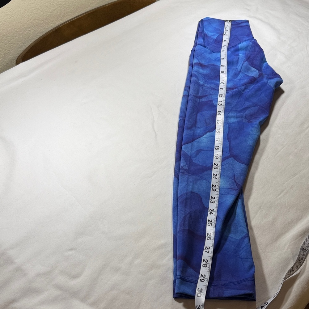 Lululemon Athletica Vibrant Blue Capris - Picture 5 of 6